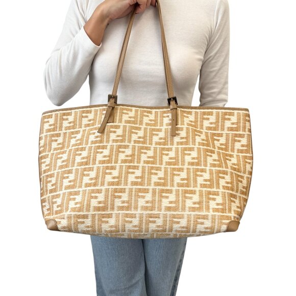 FENDI Vintage Zucca Straw Shoulder Tote Bag Beige Cream FF Logo Raffia [105689] - Picture 2 of 14